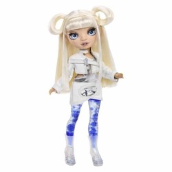 Muñeca Rainbow High con vestido blanco y multicolor