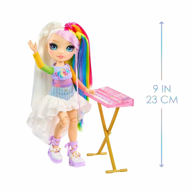 Muñeca con accesorios de moda para horas de diversión