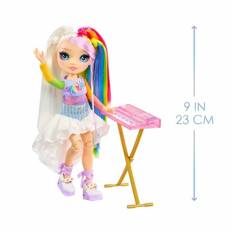 Muñeca con accesorios de moda para horas de diversión