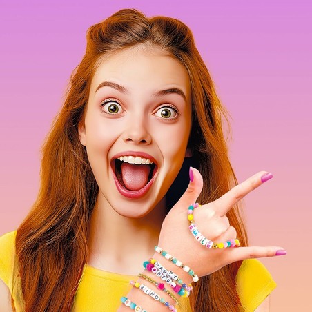 Ejemplos de pulseras creadas con el kit de abalorios Canal Toys