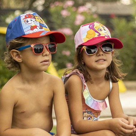 Gorra infantil Patrulla Canina Sky, diseño vibrante en blanco, rojo y granate.