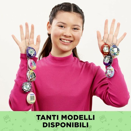 Mascota interactiva Tamagotchi con diseño de fresa
