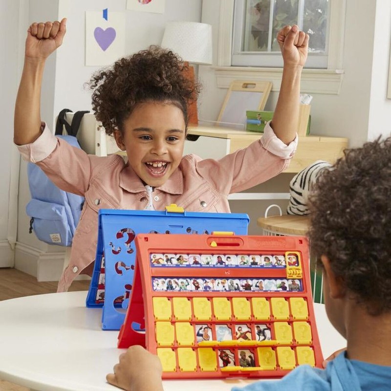 Juegos Mesa Niños Quién es Quién Hasbro (Edición Francés)