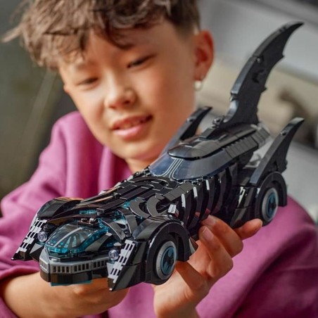 Plástico de alta calidad: Piezas del Batmobile LEGO.