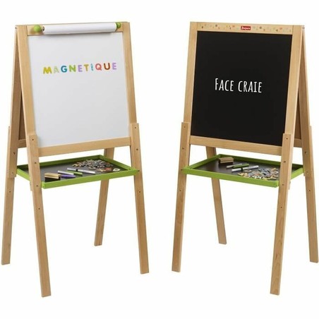 Familia jugando con la pizarra de doble cara, momentos educativos