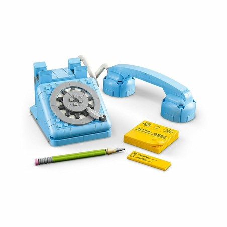 Niño construyendo con Lego 31174 y siguiendo instrucciones