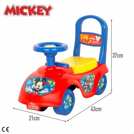 Juguete construcción motricidad fina: Niño jugando con Correpasillos Mickey