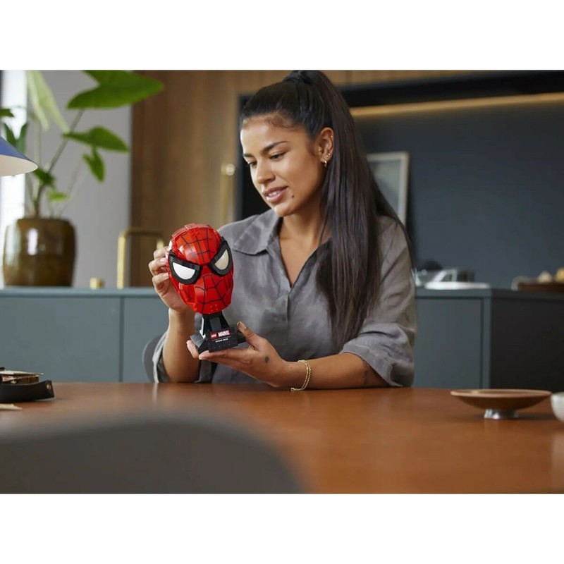Réplica Marvel para exhibir: Máscara de Spider-Man construida
