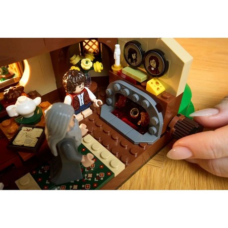 Piezas LEGO ICONS The Shire: Montaje de la arquitectura Hobbit