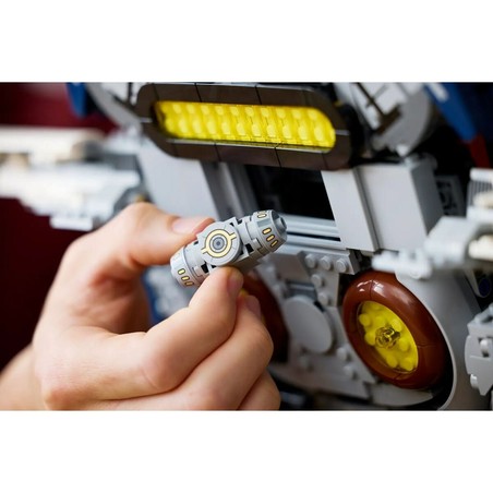 Réplica LEGO de la nave de Jango Fett, piezas encajando