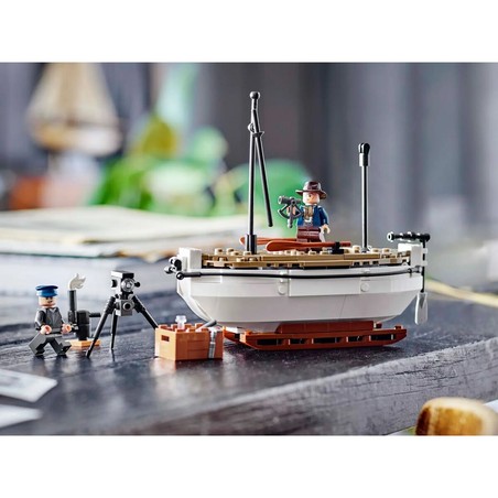 Lego 40729 modelo Shackleton's Lifeboat en su caja