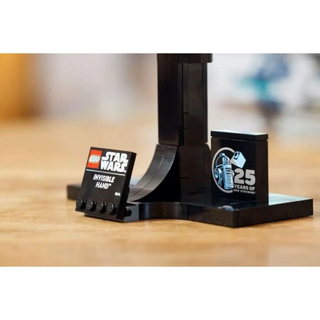 Maqueta nave espacial Star Wars, detalle de la Invisible Hand.