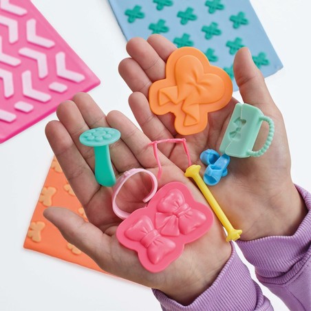 Creaciones de plastilina Play-Doh: perlas y lazos