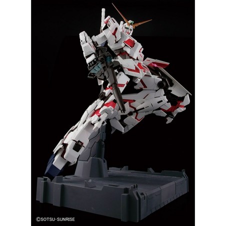 Figura coleccionable Gundam Unicorn articulada en pose de acción