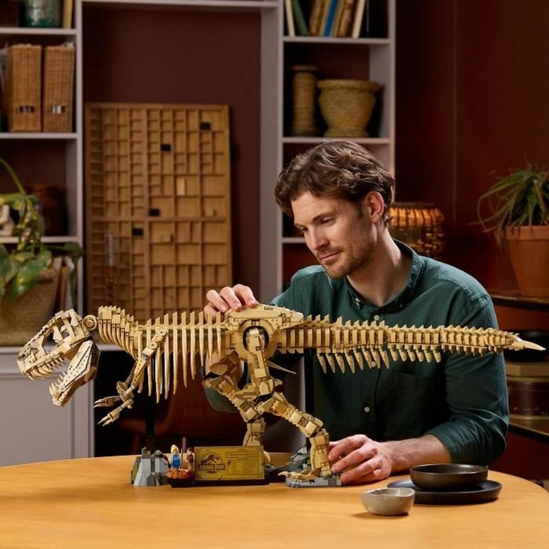 Set construcción Lego mayores 18 años, recreación del Tyrannosaurus Rex.