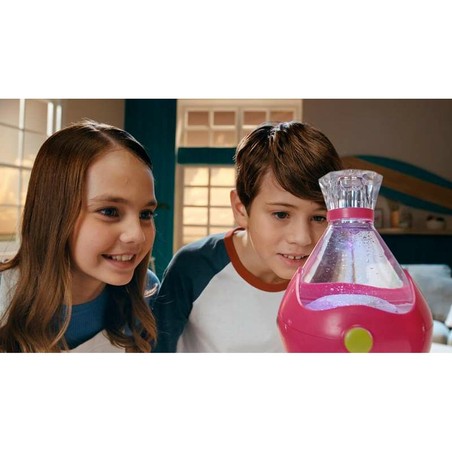 Niños jugando con el juego de mesa Bizak Fizzy Pets
