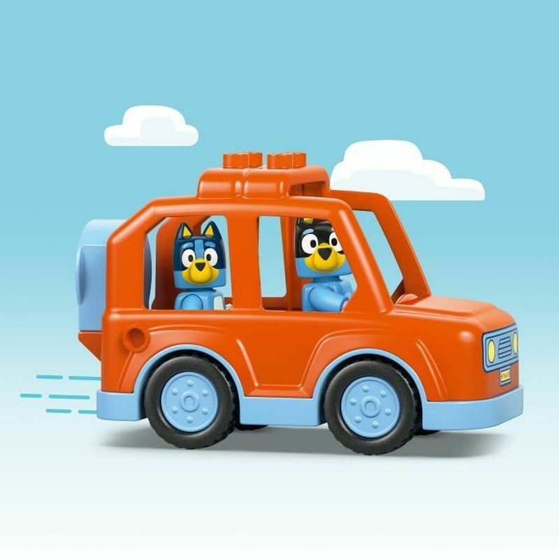 niño jugando con set Lego Duplo Ice Cream Trip