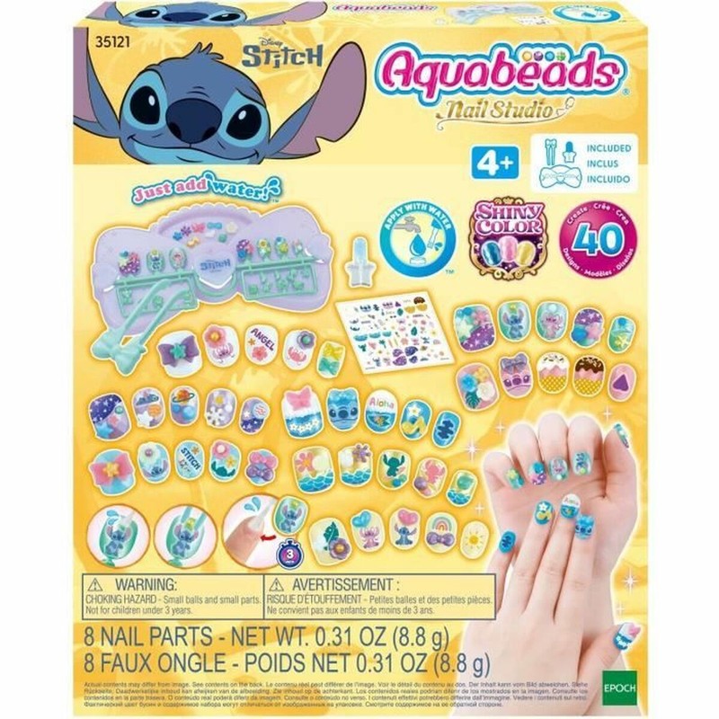 Niña decorando uñas con kit uñas niños Aquabeads Nail Studio