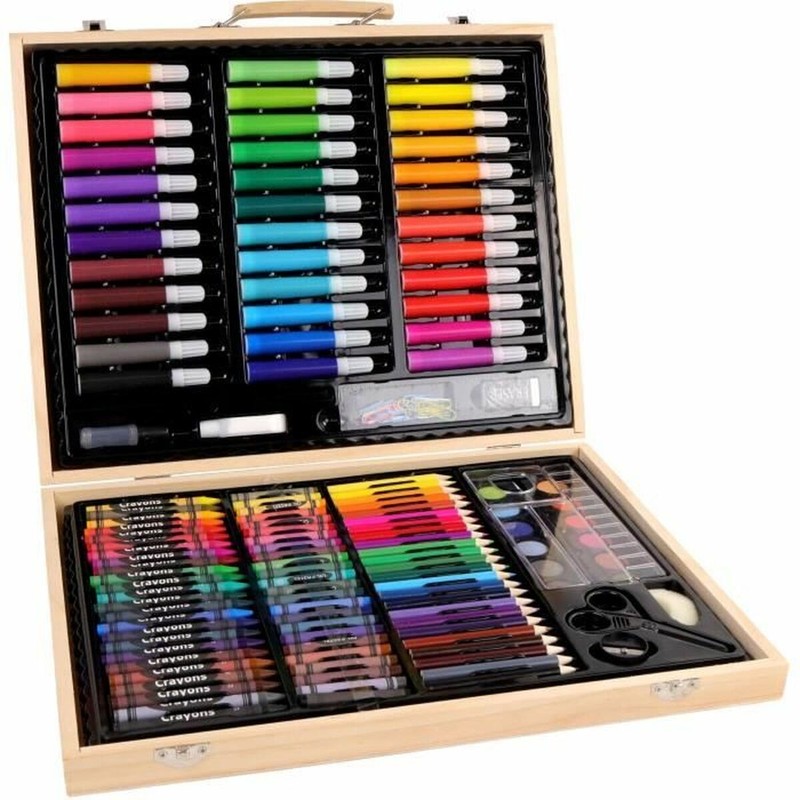 Material de dibujo para niños, vista de los diferentes tipos de ceras y pinturas