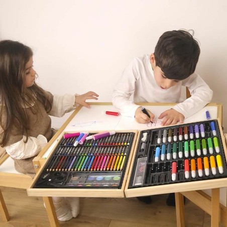 Estuche de arte infantil compacto y portátil listo para usar en mesa
