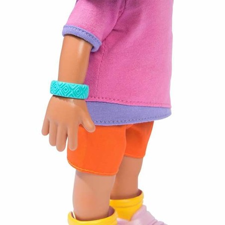 Muñeca con accesorios para juego imaginativo