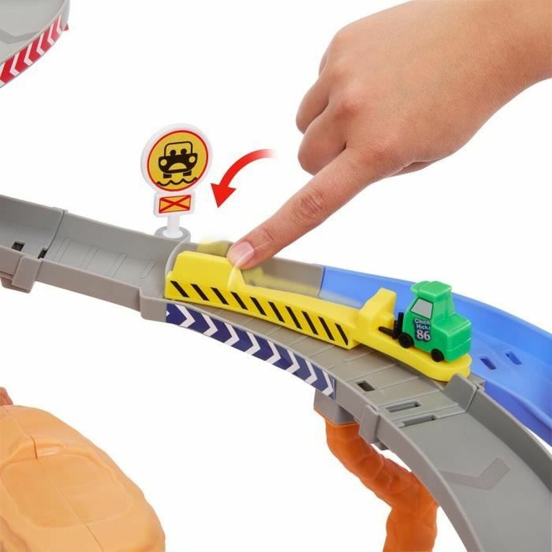 Pista de coches Cars con Rayo McQueen y sus amigos