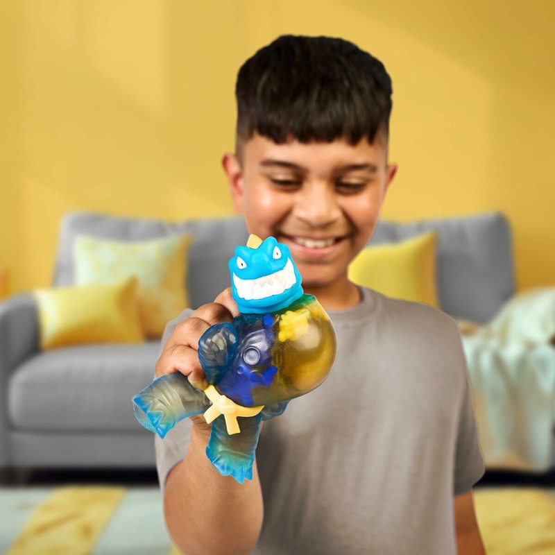 Figura coleccionable Goo Jit Zu Tyro de 11 cm de altura