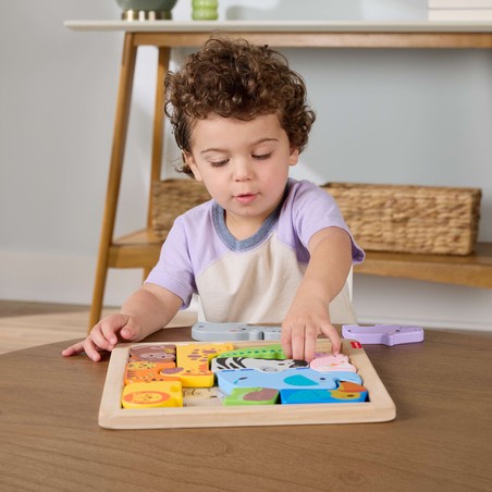 Puzzle de madera Fisher-Price con base: Facilita el juego.