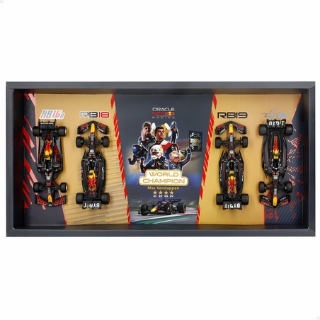 Vista frontal de los coches de carreras Red Bull de juguete
