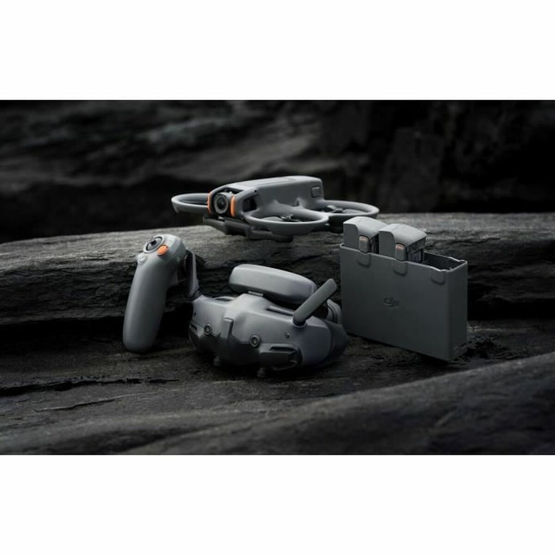 Dron Dji Avata 2 grabando videos 4K de alta calidad