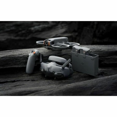 Dron Dji Avata 2 grabando videos 4K de alta calidad