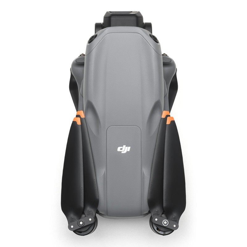 Control remoto del Dji Air 3S, similar a un coche teledirigido avanzado