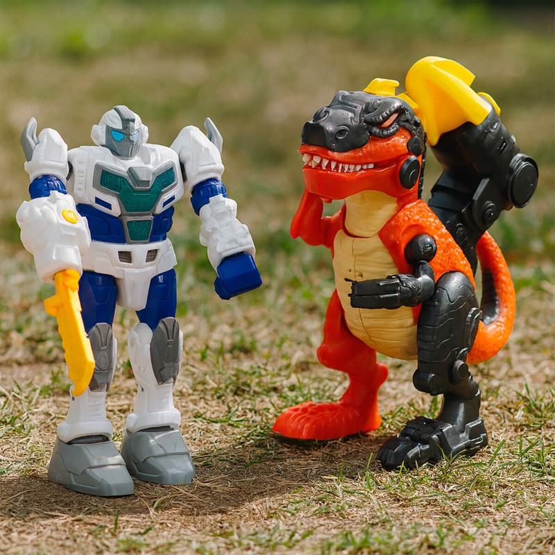 Robot futurista lanza espada y emite sonidos
