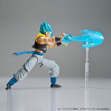 Gogeta en pose de ataque, 'construyendo' la escena perfecta.